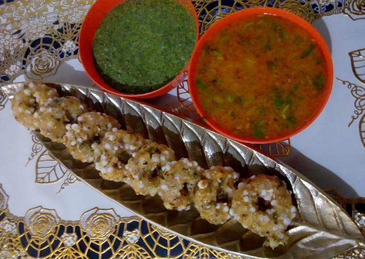 Recipe of Award-winning Sabudana vada with spicy gravy aloo