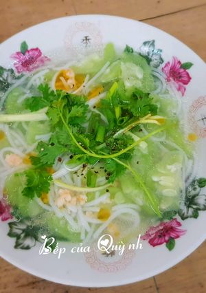 Hình của món Canh bún nấu mướp hương.