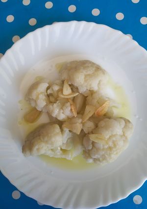 Una foto de Ensalada de coliflor con aceite tibio