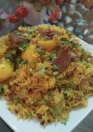 A picture of Beef Akni.