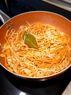 Una foto de Spagueti integral con gulas picantes