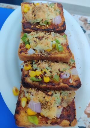 A picture of Pizza toast.