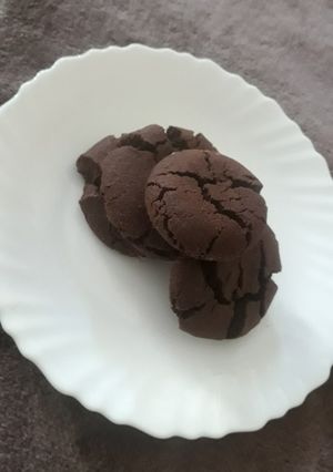 A picture of Dark Chocolate Cookies.