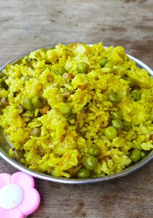 मटर भात (matar bhaat recipe in marathi) रेसिपी चे मुख्य फोटो 