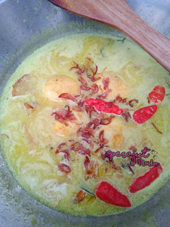 Foto resep Resep Opor Telur Ayam dan Kentang Sederhana