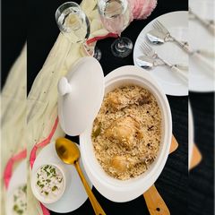 A picture of Chicken Yakhni Pulao.
