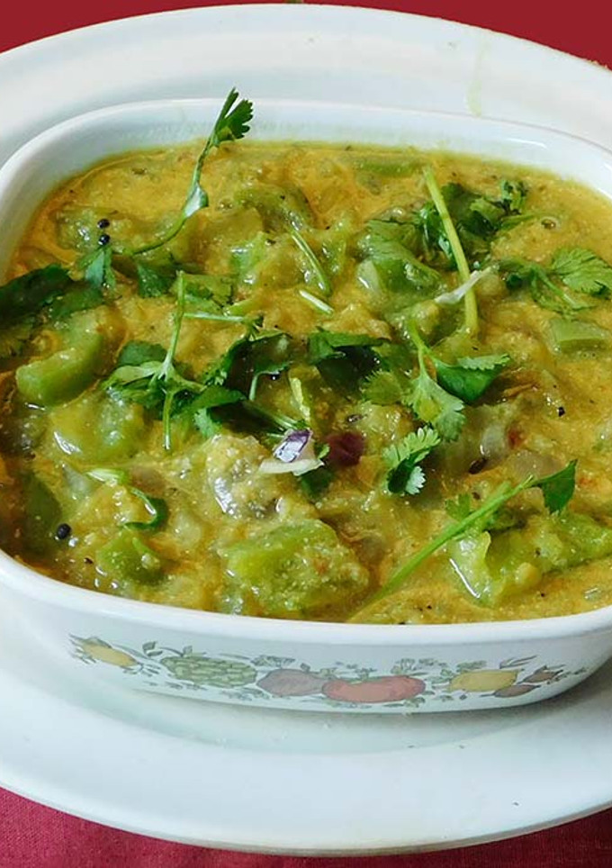 முட்டைகோஸ் குடைமிளகாய் பொரிச்ச கூட்டூ (Cabbage  kudaimilakaai poricha kootu recipe in tamil) செய்முறை முக்கிய புகைப்படம்