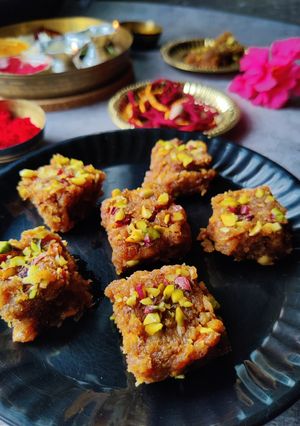 A picture of Coconut Burfi (Using jaggery).