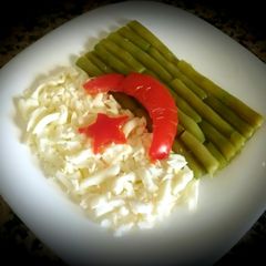 A picture of Algerian flag salad.