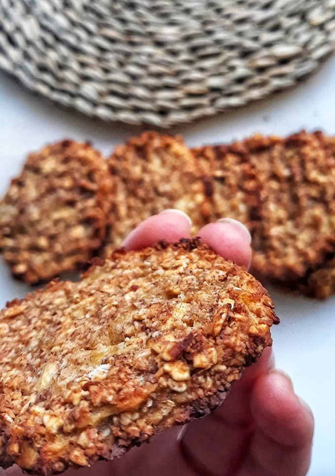 Una foto de 🌱🍎GALLETAS DE MANZANA, ALMENDRAS Y AVENA SIN AZÚCAR🍎🌱