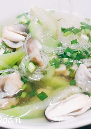 Hình của món Canh mướp hương thịt nạc nấm rơm.