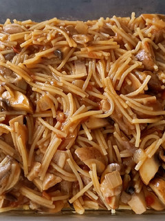 Una foto de Fideos con setas