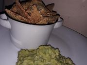 Una foto de nachos para guacamole