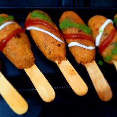 A picture of Semolina pop sticks.