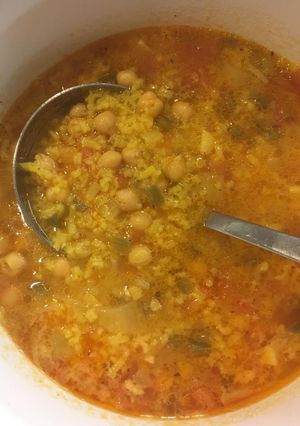 Una foto de Potaje de garbanzos con arroz