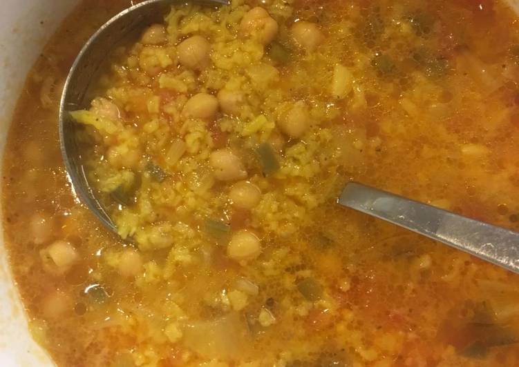 Potaje de garbanzos con arroz