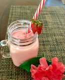 Smoothie de yogurt, fresas y banana