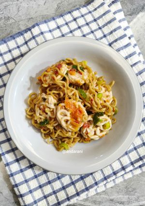 Foto resep Seblak Kerupuk Campur Mie Instan