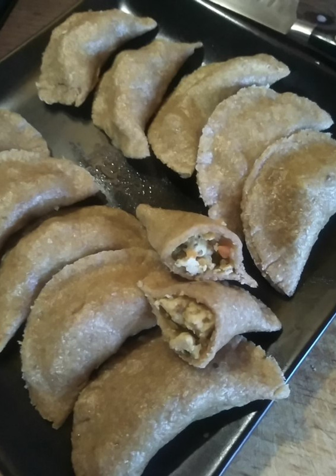 Una foto de Gyoza de pollo con harina integral