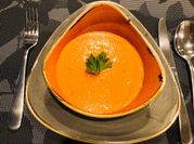 Una foto de crema de tomate thermomix