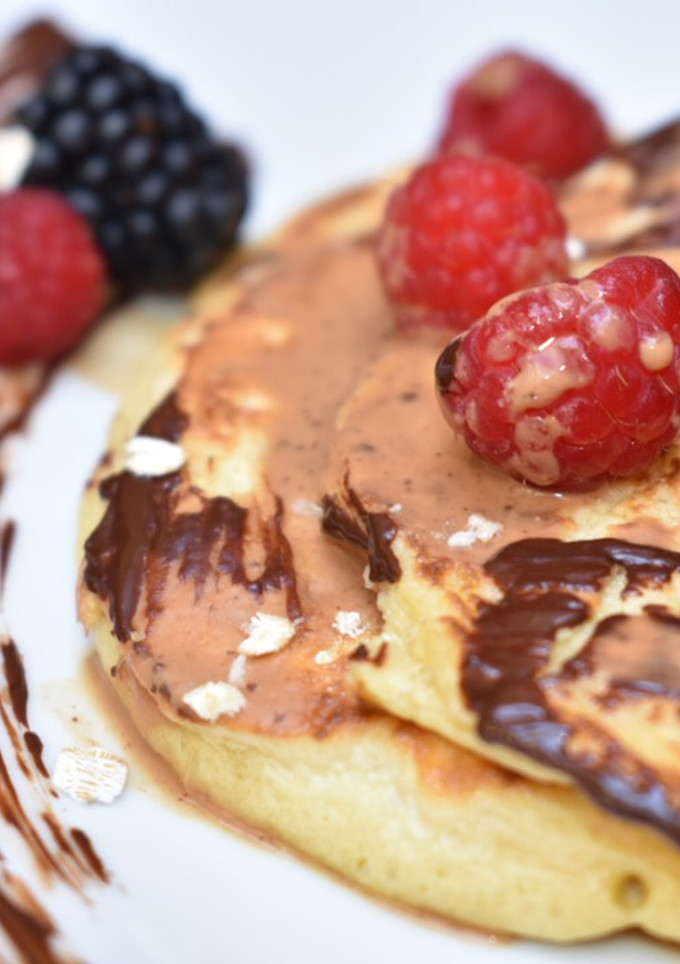 Una foto de Tortitas de espelta y frutos rojos