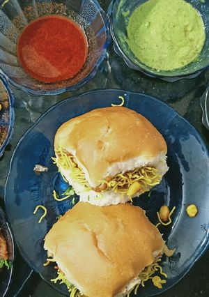 દાબેલી (Dabeli Recipe In Gujarati) રેસીપી મુખ્ય ફોટો