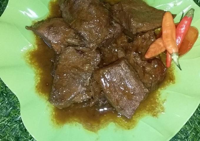 Semur daging