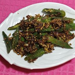 A picture of Fried Bhindi(lady finger).