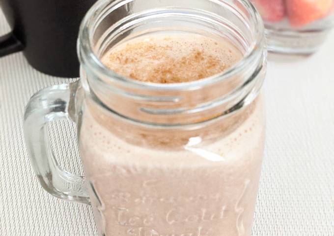 Steps to Make Perfect Strawberry Chocolate Smoothie