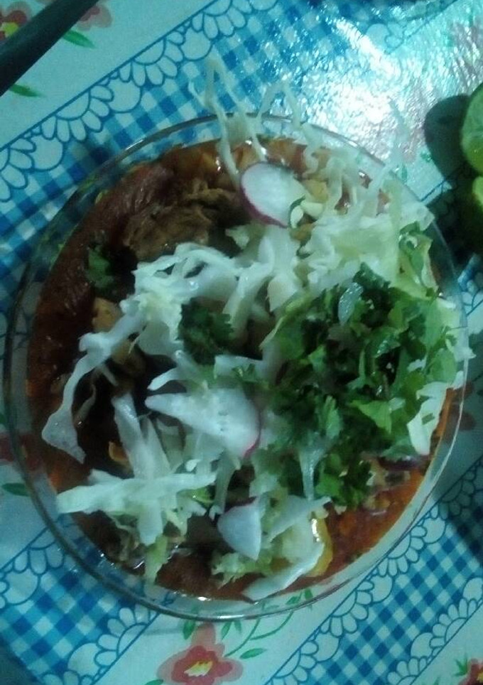 Una foto de Pozole de cerdo y pollo