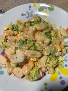 Una foto de Ensalada con salsa rosa