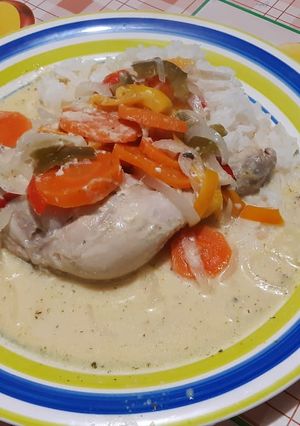 Una foto de Pollo al vino blanco