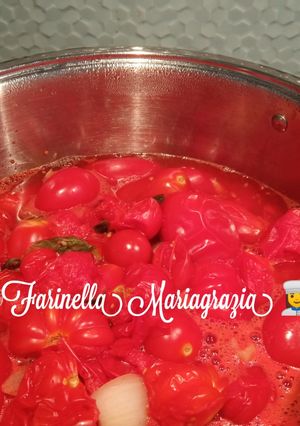 Foto di Passata di pomodoro km zero fatta in casa 🏡 dall' orto alla tavola 👩🍳🍅🏡🇮🇹🦁