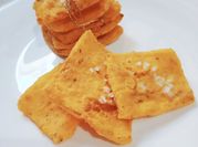 Una foto de galletitas saladas