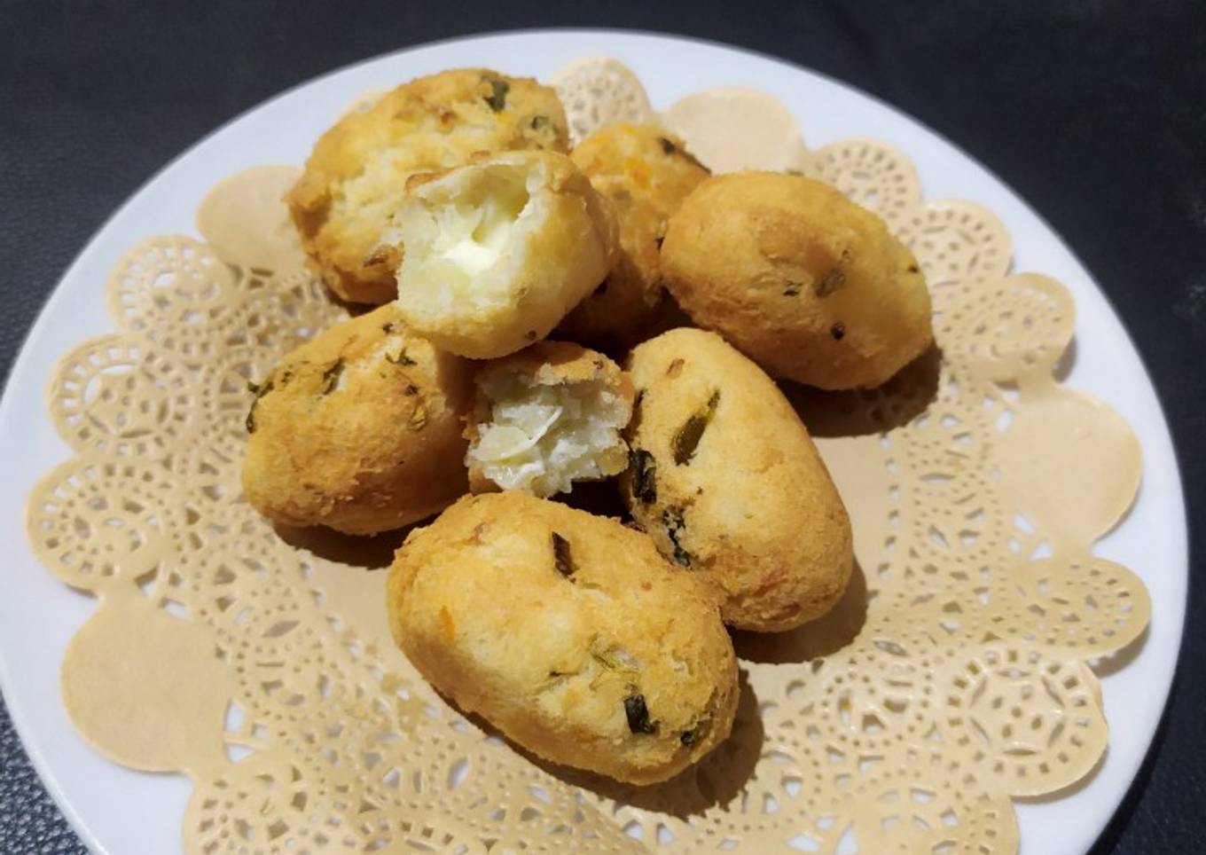 Singkong goreng mozarella