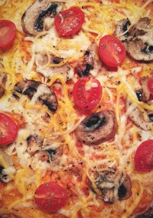 Una foto de Pizza con base de coliflor