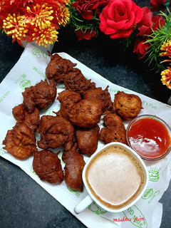 लौकी के छिलके के पकौड़े (lauki ke chilke ki pakode recipe in Hindi) रेसिपी मुख्य फोटो