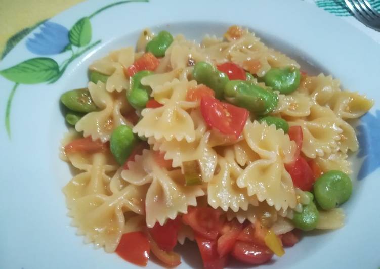 Vignarola Sbagliata - Farfalle porro,fave e pomodorini