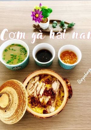 Hình của món Cơm gà hải nam.