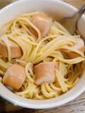 Spaghetti με λουκάνικα κοτόπουλο