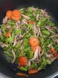Panela de Shimeji e Legumes