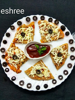 A picture of Cheese Wheat Pizza Paratha.