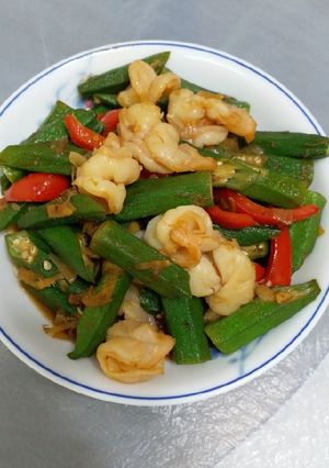 Foto resep Tumis okra campur udang.