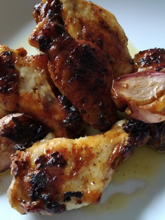 Una foto de Alitas de pollo adobadas