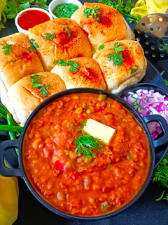 रेस्टोरेंट स्टाइल पाव भाजी (Restaurant style Pav Bhaji recipe in hindi) रेसिपी मुख्य फोटो