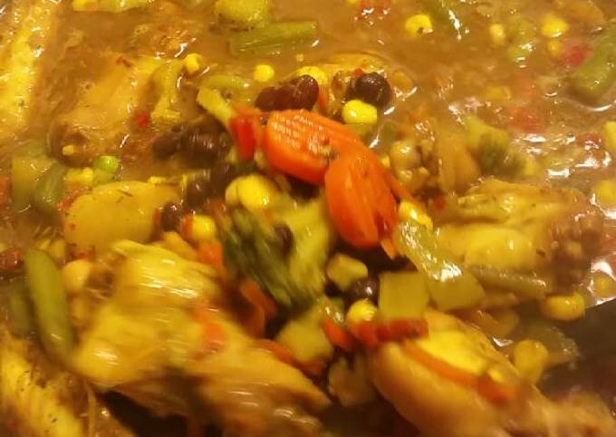 Recipe: Appetizing Spicy herbal curry and vegetable chicken stew.