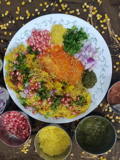 સુરતી લોચો (Surati Locho Recipe In Gujarati) રેસીપી મુખ્ય ફોટો