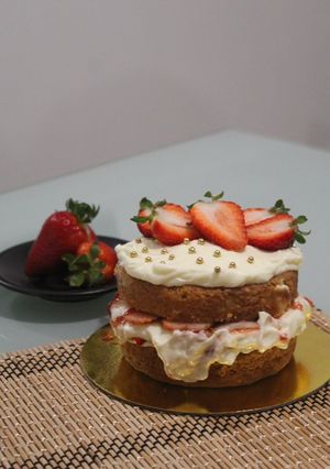 Una foto de Mini torta de fresas con crema