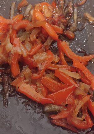 Una foto de Morrón y cebolla caramelizado