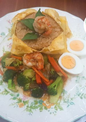 รูปของ ข้าวคลุกน้ำพริกกะปิห่อไข่🍛🌮